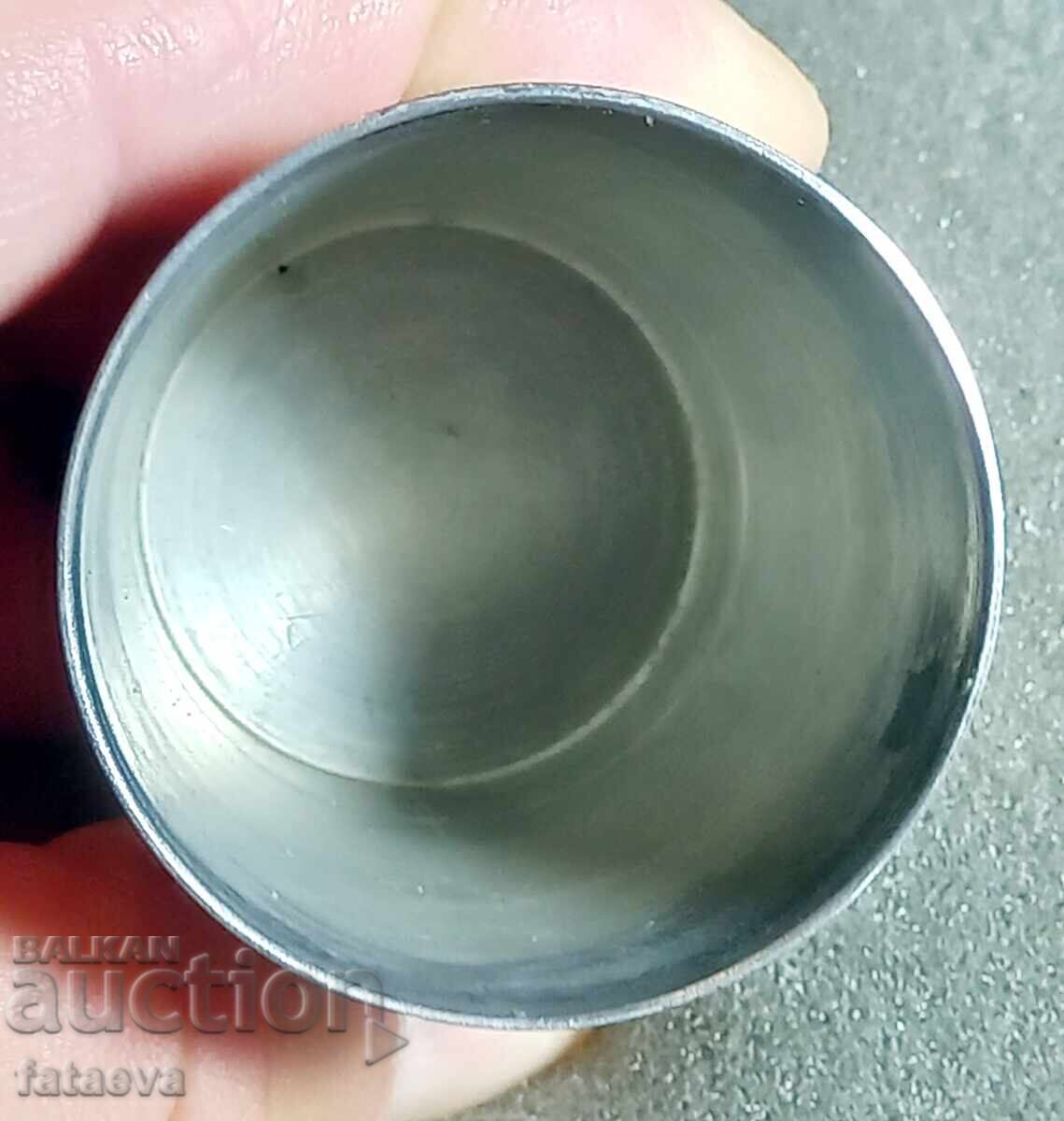 Παράδοση Ρωσικά φλιτζάνια, τρία σε δερμάτινη θήκη, Πιατιγκόρσκ Παράδοση Ρωσικά φλιτζάνια, τρία σε δερμάτινη θήκη, Πιατιγκόρσκ