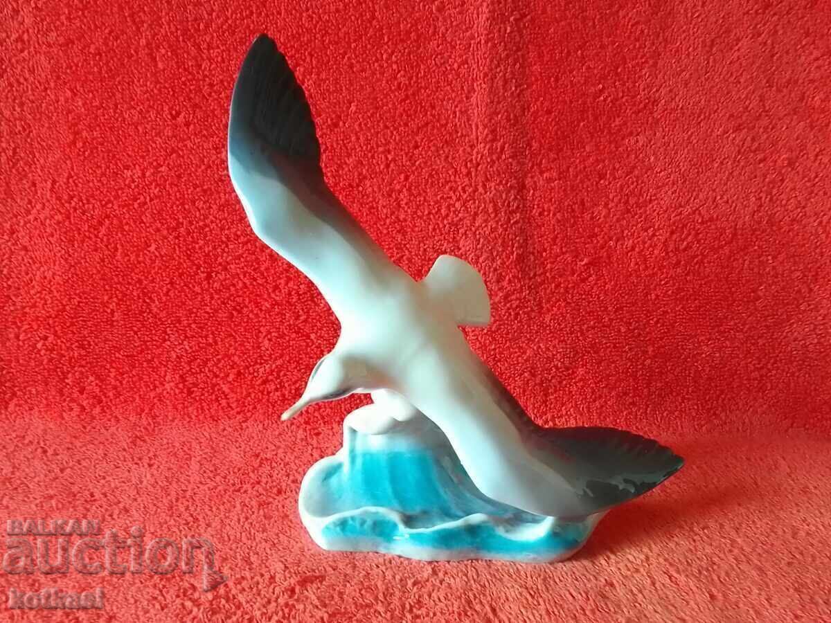 Rosenthal figurină veche din porțelan, Pescăruș cu aripile desfăcute cu preț € 135.50 | 265.02 BGN