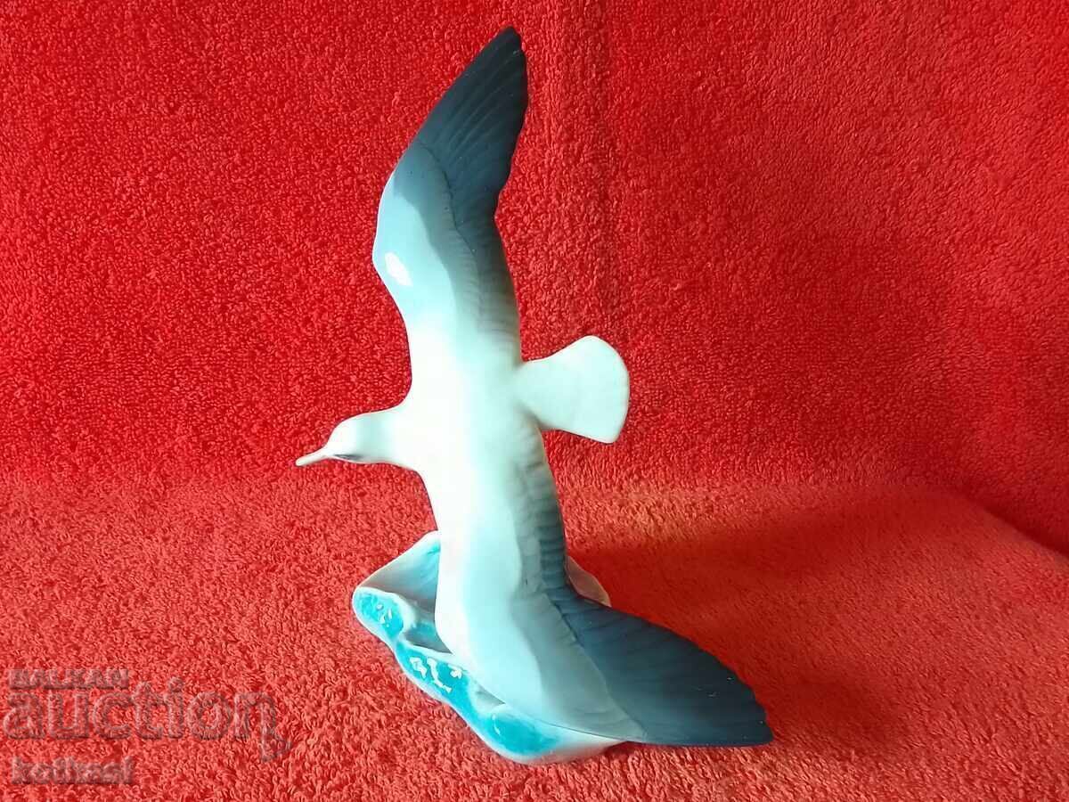Rosenthal figurină veche din porțelan, Pescăruș cu aripile desfăcute