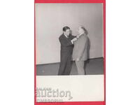 220797 / Înmânare de medalie de către ambasadorul lui Todor Jivkov