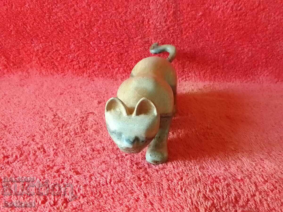 Παλιά ξυλόγλυπτη φιγούρα Γάτας που κυνηγά με τιμή 35.50 BGN | € 18.15