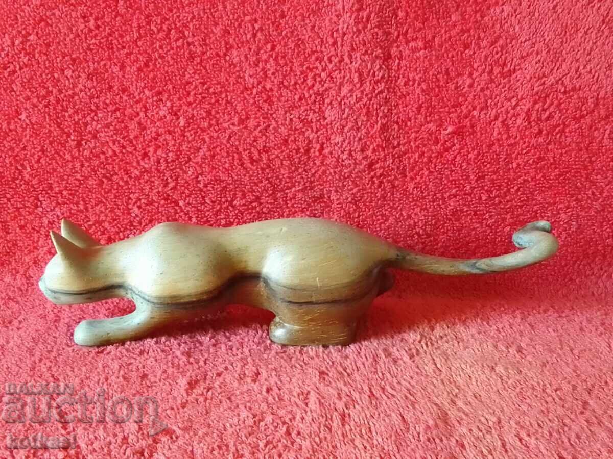 Παλιά ξυλόγλυπτη φιγούρα Γάτας που κυνηγά