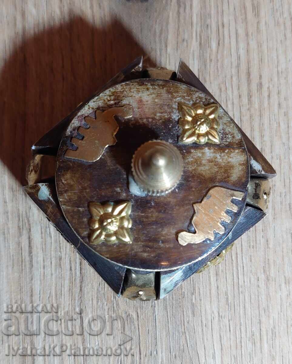 Auction  Bone and brass box for connoisseurs