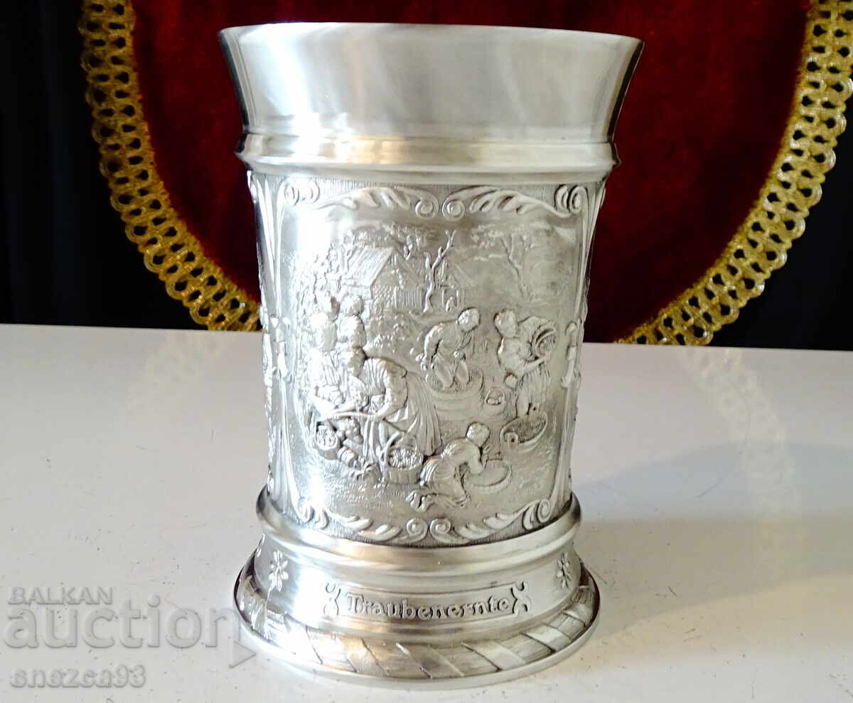 Аукцион Калаена халба,чаша с Гроздобер,Дърводобив,Стригане на овце.