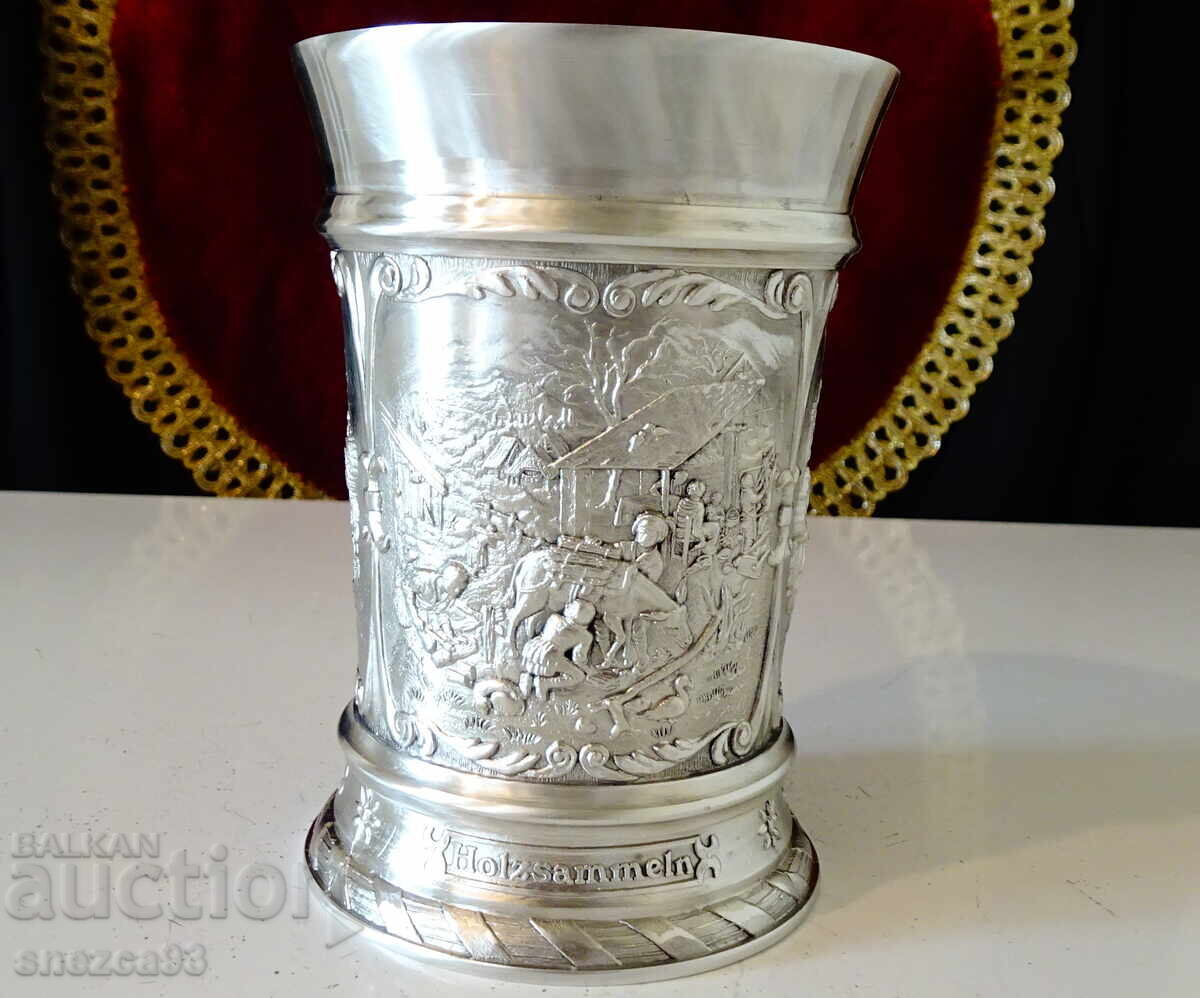 Доставка на Калаена халба,чаша с Гроздобер,Дърводобив,Стригане на овце.