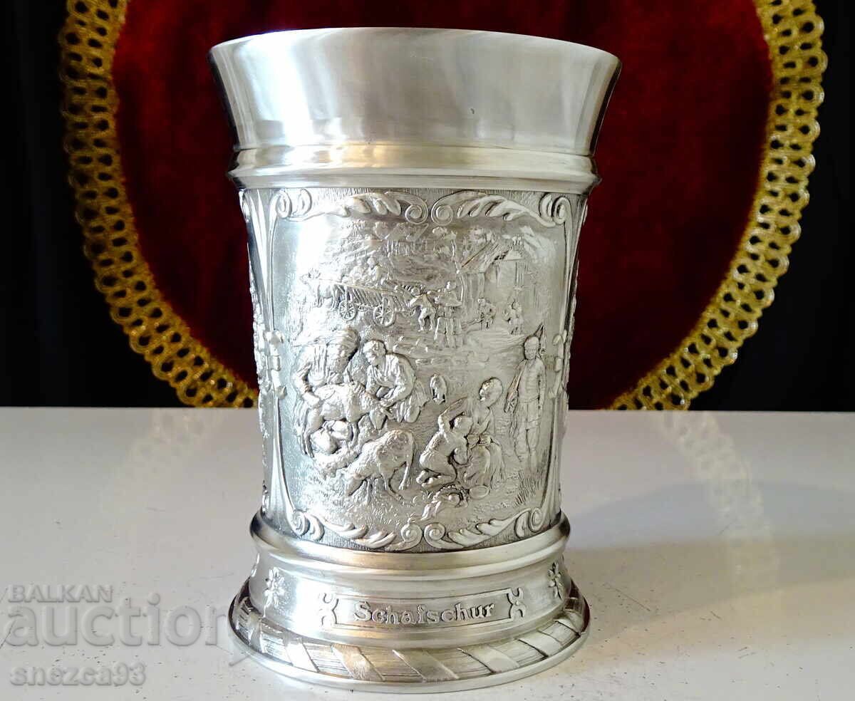 Калаена халба,чаша с Гроздобер,Дърводобив,Стригане на овце.