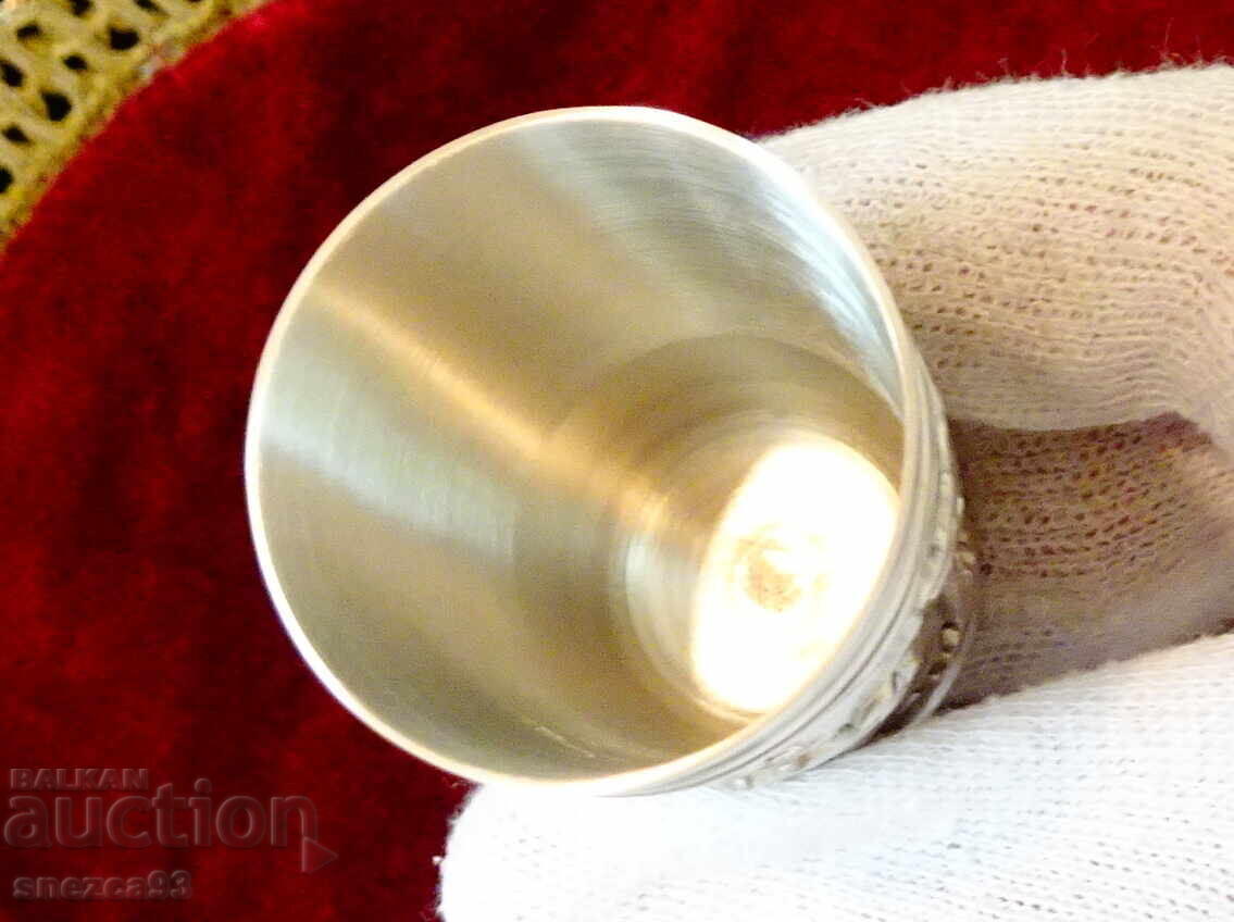 Καλαμένι ποτήρια για ρακή Ερωτευμένοι, Ο αιώνιος γαμπρός, Σερενάτα με τιμή 38.00 BGN | € 19.43