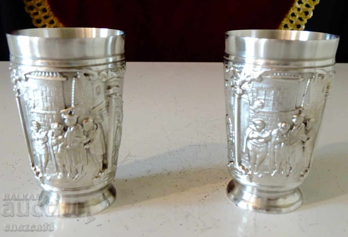 Παράδοση Καλαμένι ποτήρια για ρακή Ερωτευμένοι, Ο αιώνιος γαμπρός, Σερενάτα