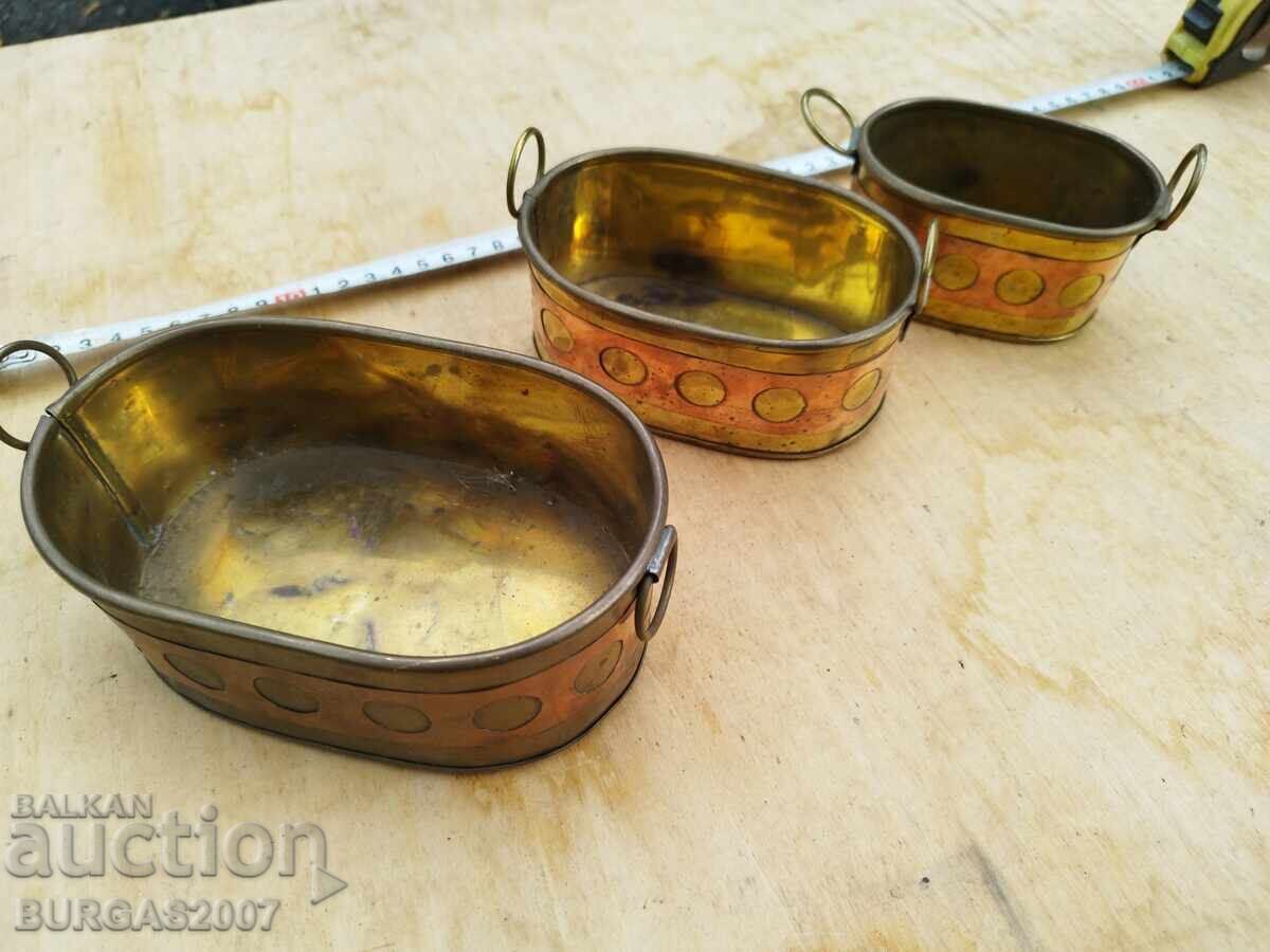 Auction Old metal, brass vessels, planters - 3 pcs Auction Old metal, brass vessels, planters - 3 pcs