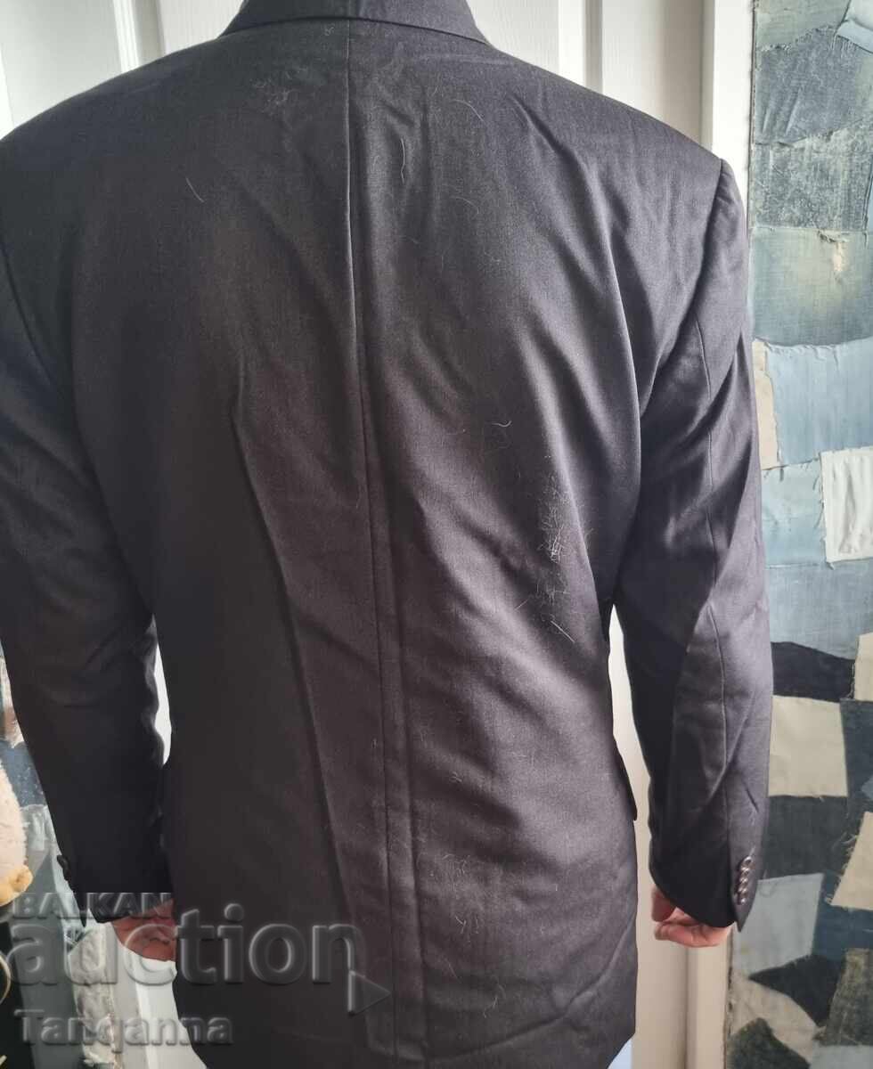 Elegant coat with price 12.00 BGN | € 6.14