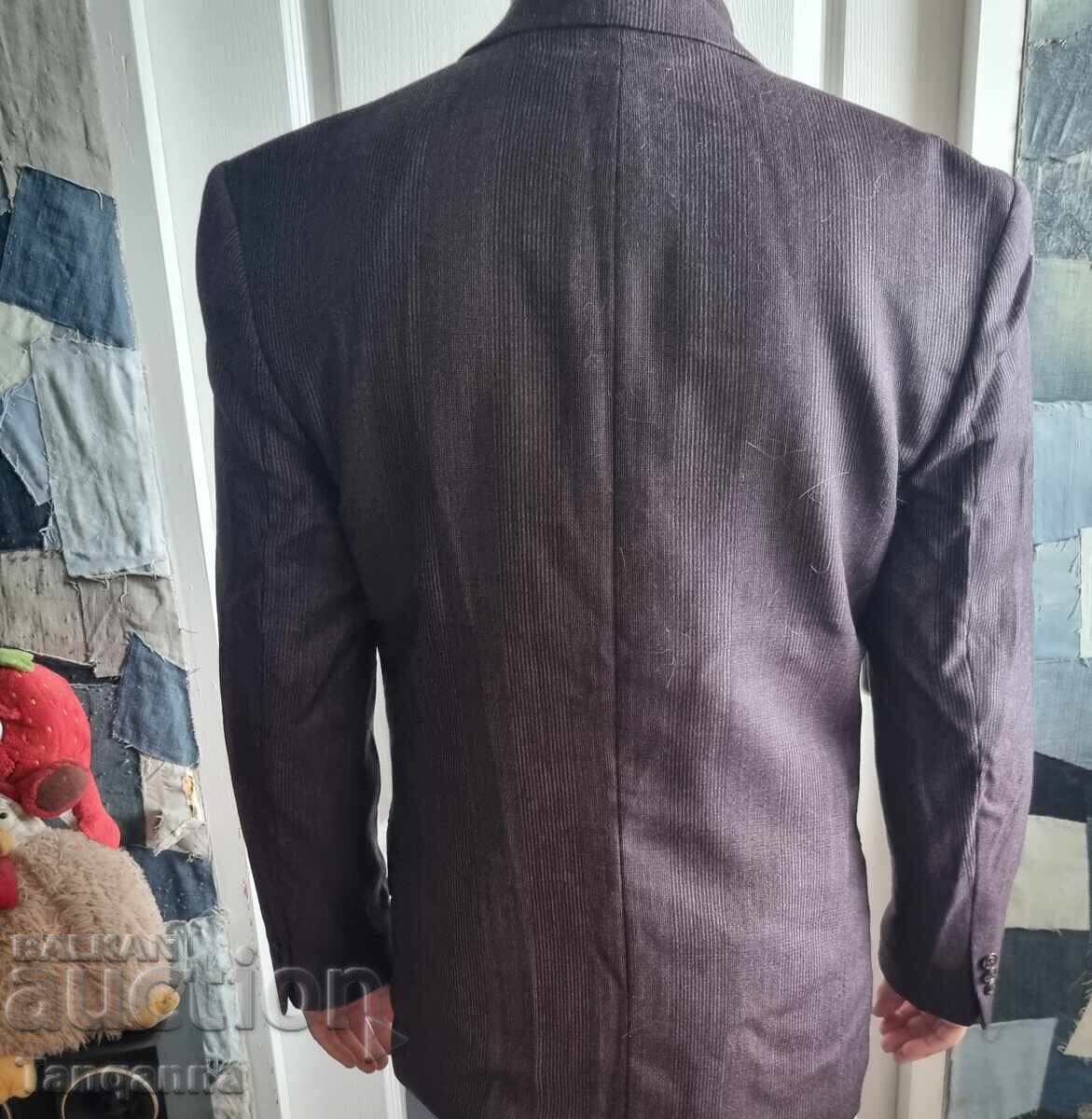 Elegant coat with price 12.00 BGN | € 6.14