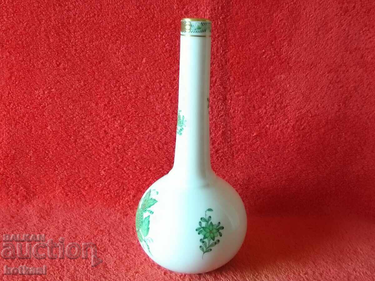 Livrarea Vază de porțelan vechi Herend Herend aurire lucrata manual Livrarea Vază de porțelan vechi Herend Herend aurire lucrata manual