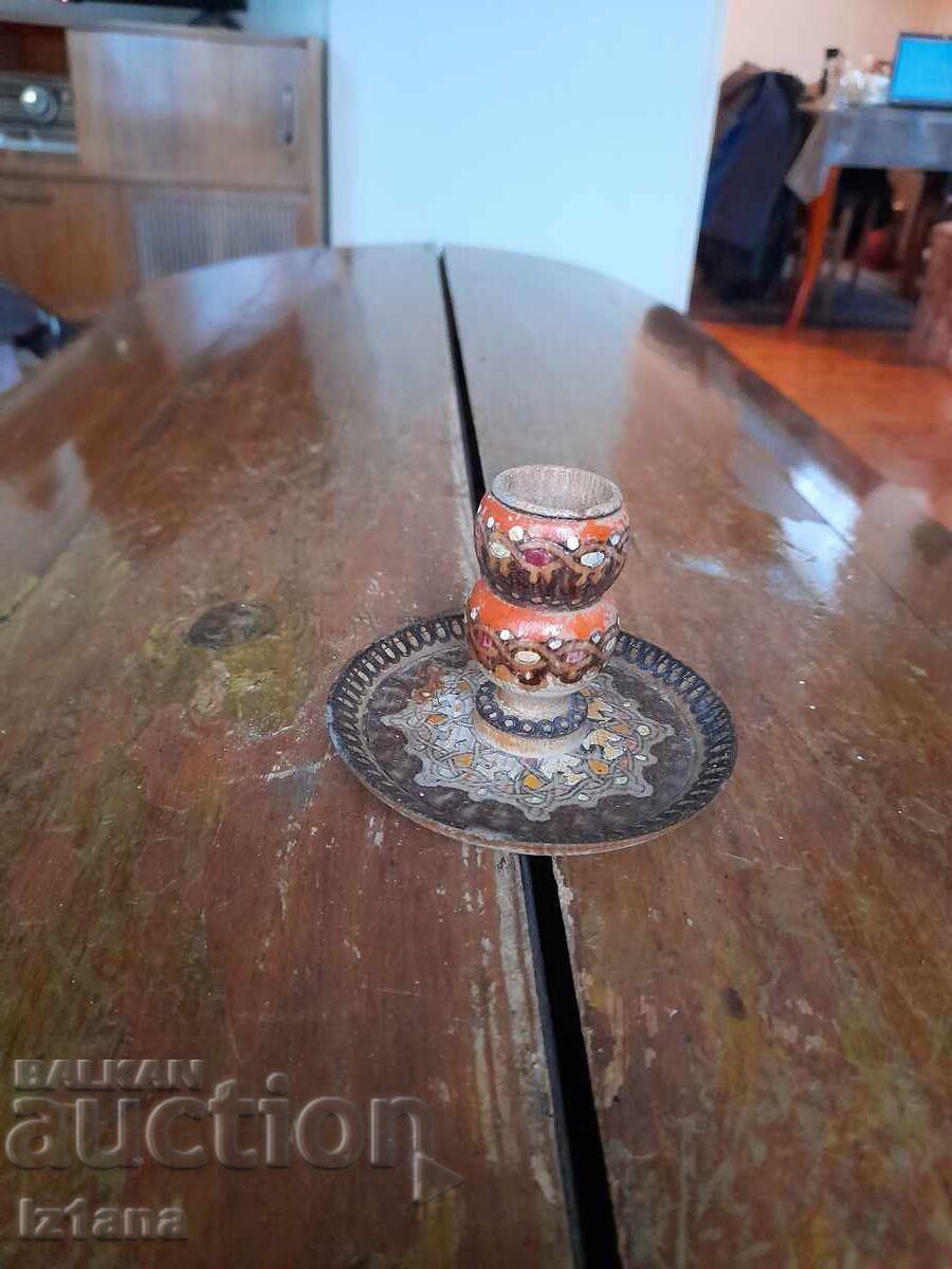 Παλιό ξύλινο κηροπήγιο με τιμή 11.00 BGN | € 5.62 Παλιό ξύλινο κηροπήγιο με τιμή 11.00 BGN | € 5.62