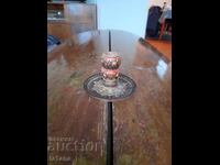 Sfeșnic vechi din lemn