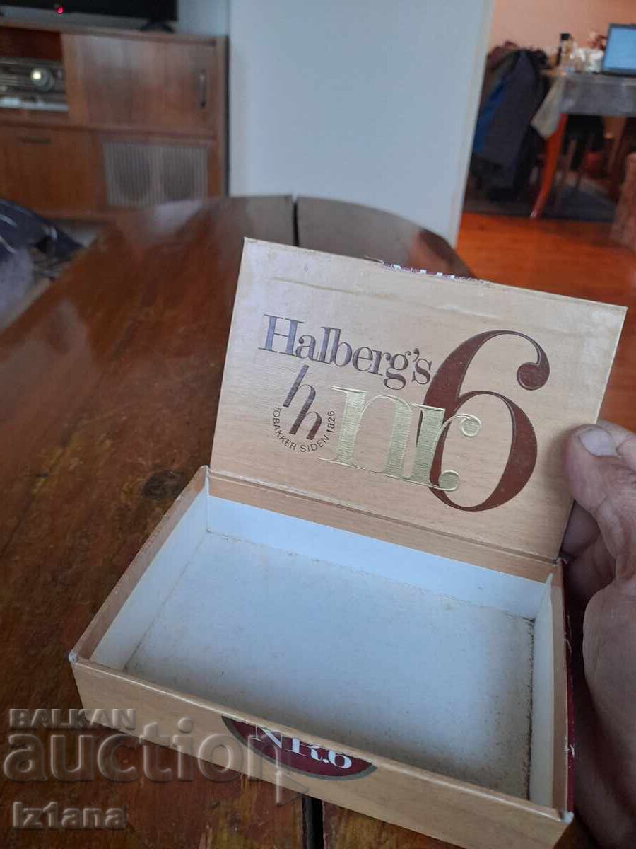 Delivery of Old Halbergs 6 cigar box