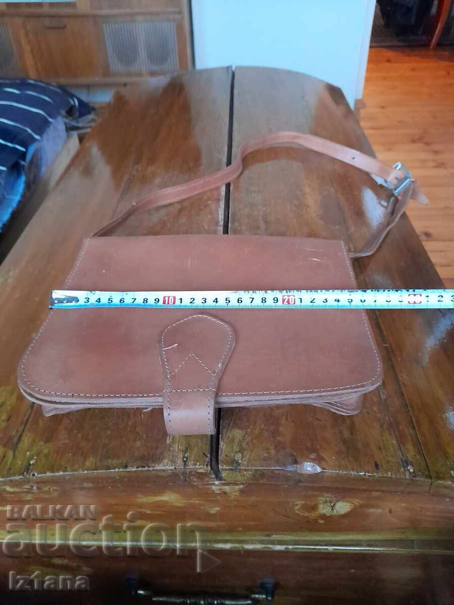 Γυναικεία δερμάτινη τσάντα με τιμή 43.00 BGN | € 21.99