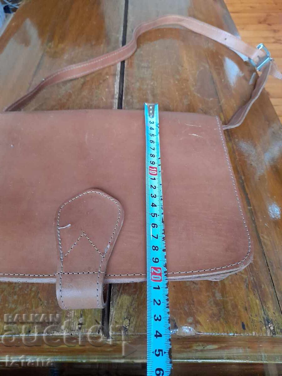 Δημοπρασία Γυναικεία δερμάτινη τσάντα