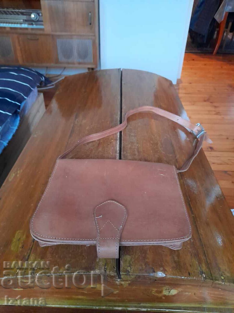 Γυναικεία δερμάτινη τσάντα