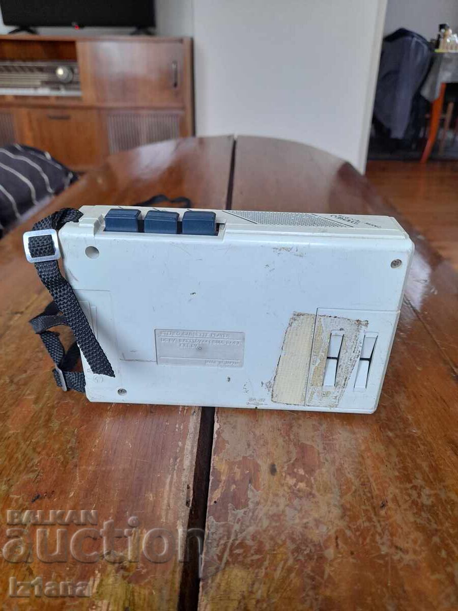 Auction  Old Walkman Unisef