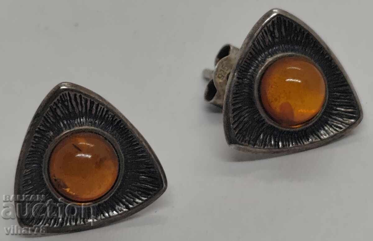 Cercei de argint cu chihlimbar cu preț 129.99 BGN | € 66.46