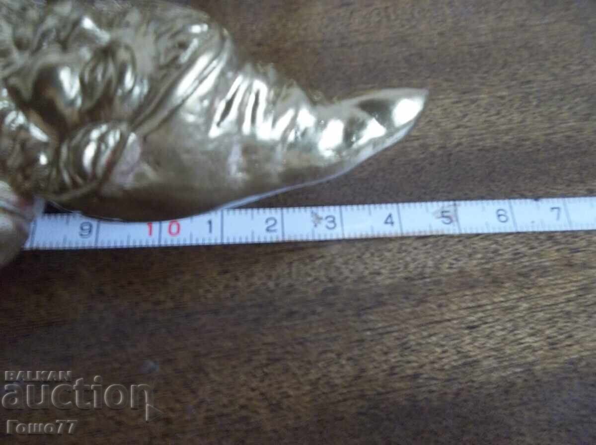 Delivery of Figurines  