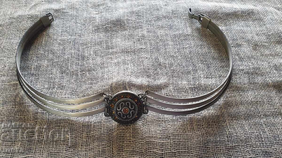 Stylish necklace with stones with price 35.00 BGN | € 17.90 Stylish necklace with stones with price 35.00 BGN | € 17.90