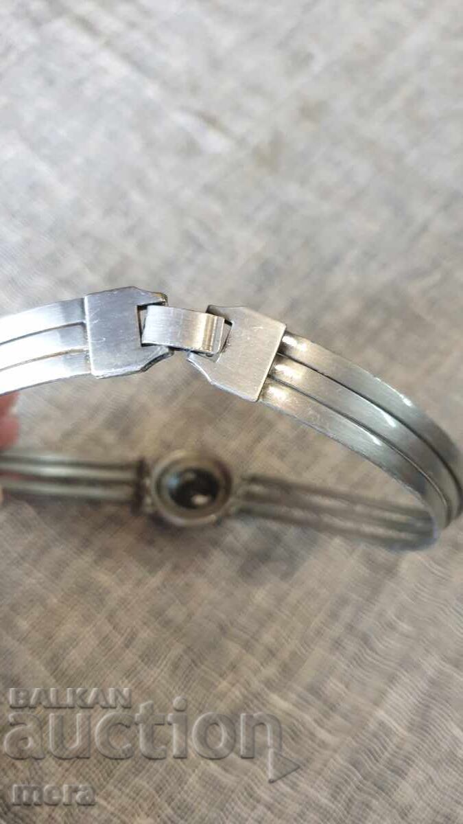 Delivery of Stylish necklace with stones Delivery of Stylish necklace with stones