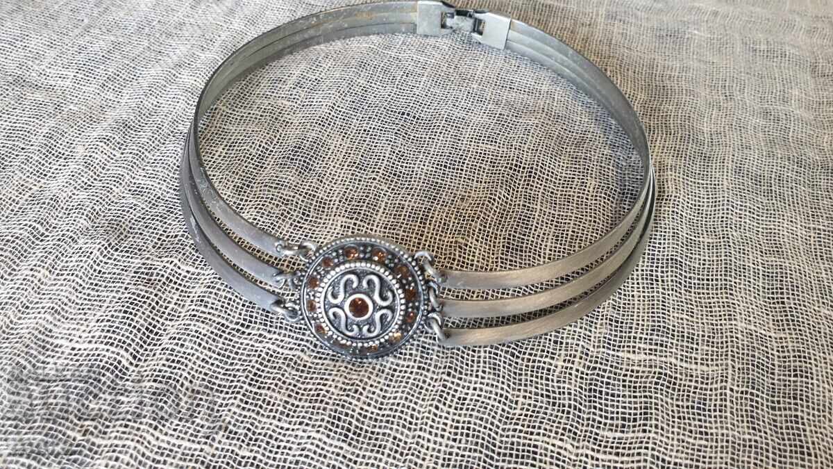 Stylish necklace with stones Stylish necklace with stones