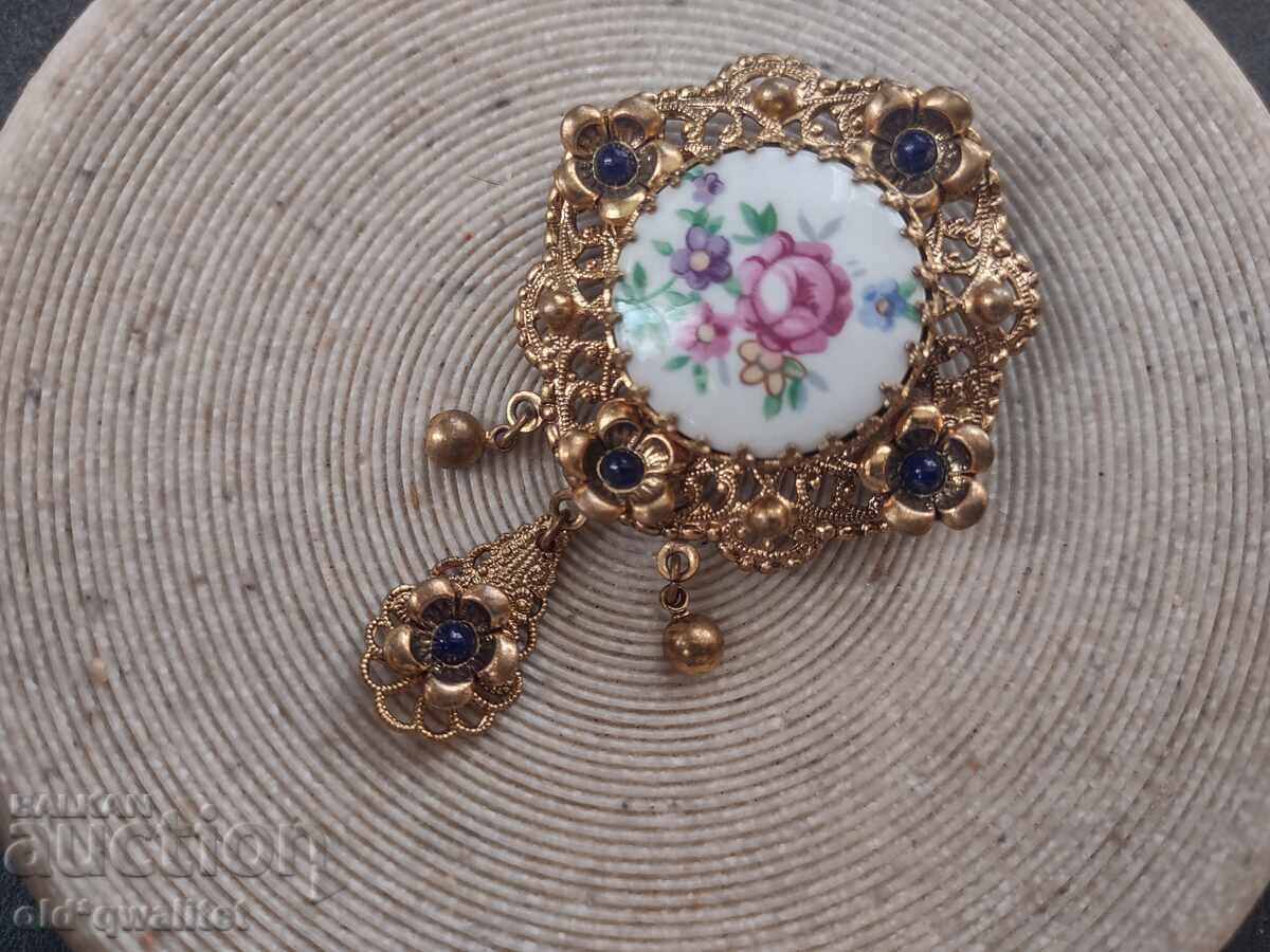 Παλιά, γοητευτική ΚΑΡΦΙΤΣΑ, μοτίβα: λουλούδια με τιμή 197.00 BGN | € 100.72