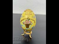 Collector's Porcelain Egg - Franklin Mint. No. 7548