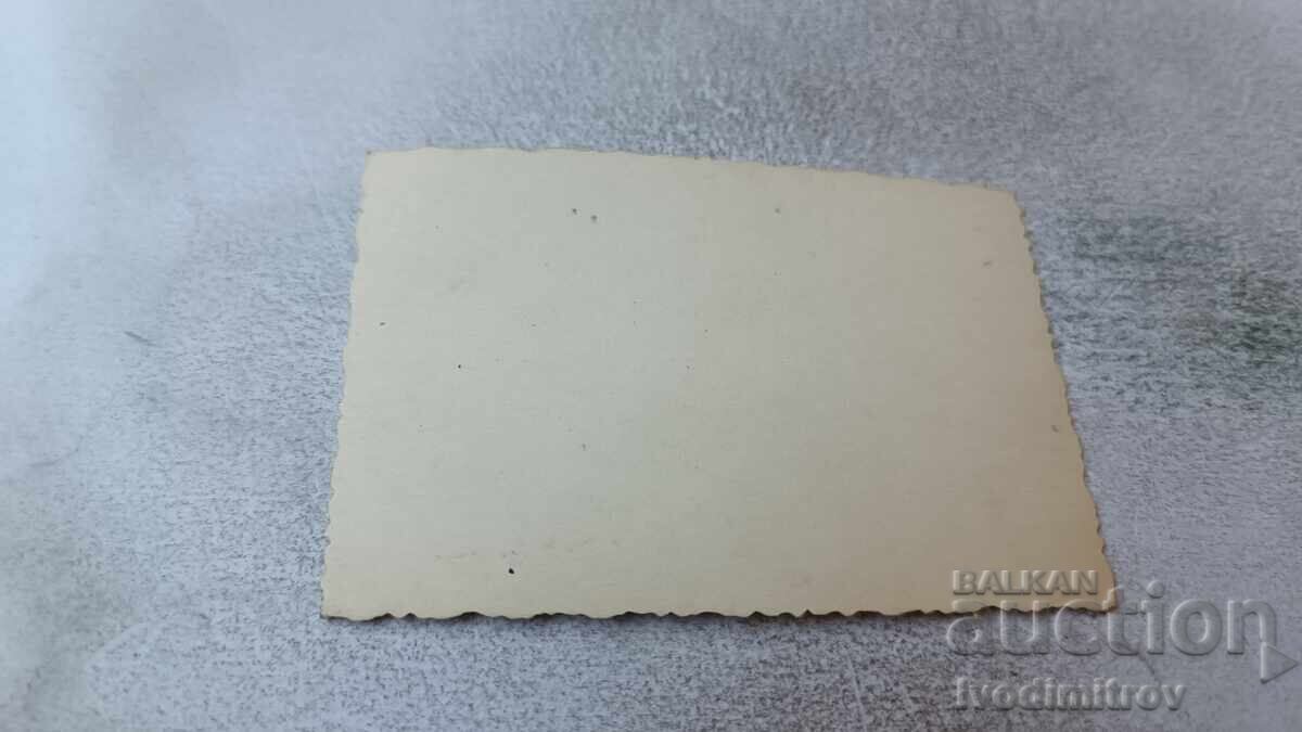 Φωτογραφία Σέρβου αξιωματικού με άνδρες και αγόρι με τιμή 2.35 BGN | € 1.20 Φωτογραφία Σέρβου αξιωματικού με άνδρες και αγόρι με τιμή 2.35 BGN | € 1.20