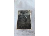 Φωτογραφία Καζανλάκ Δύο γυναίκες στο δάσος