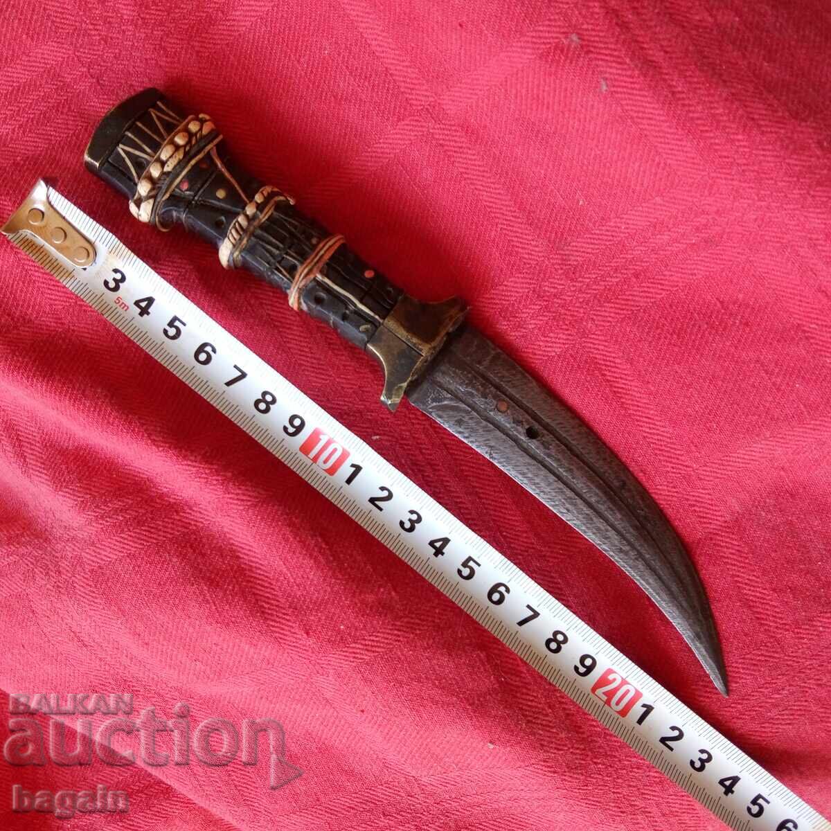 Livrarea Kamă, pumnal, bebut Livrarea Kamă, pumnal, bebut