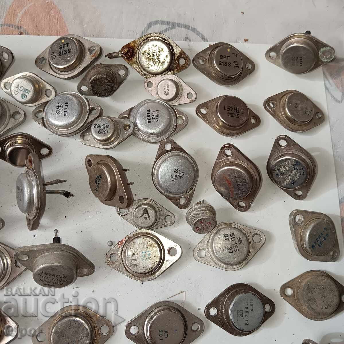 Δημοπρασία Ισχυρά κοινωνικά τρανζίστορ 56 τμχ