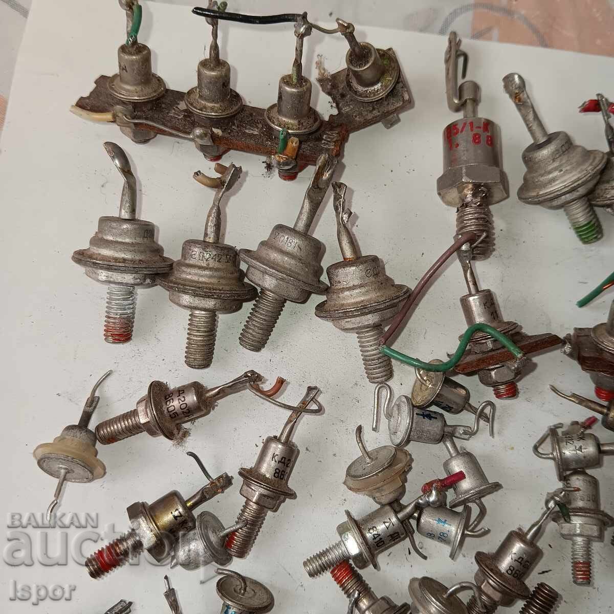 USSR diodes over 100 pcs with price 20.00 BGN | € 10.23