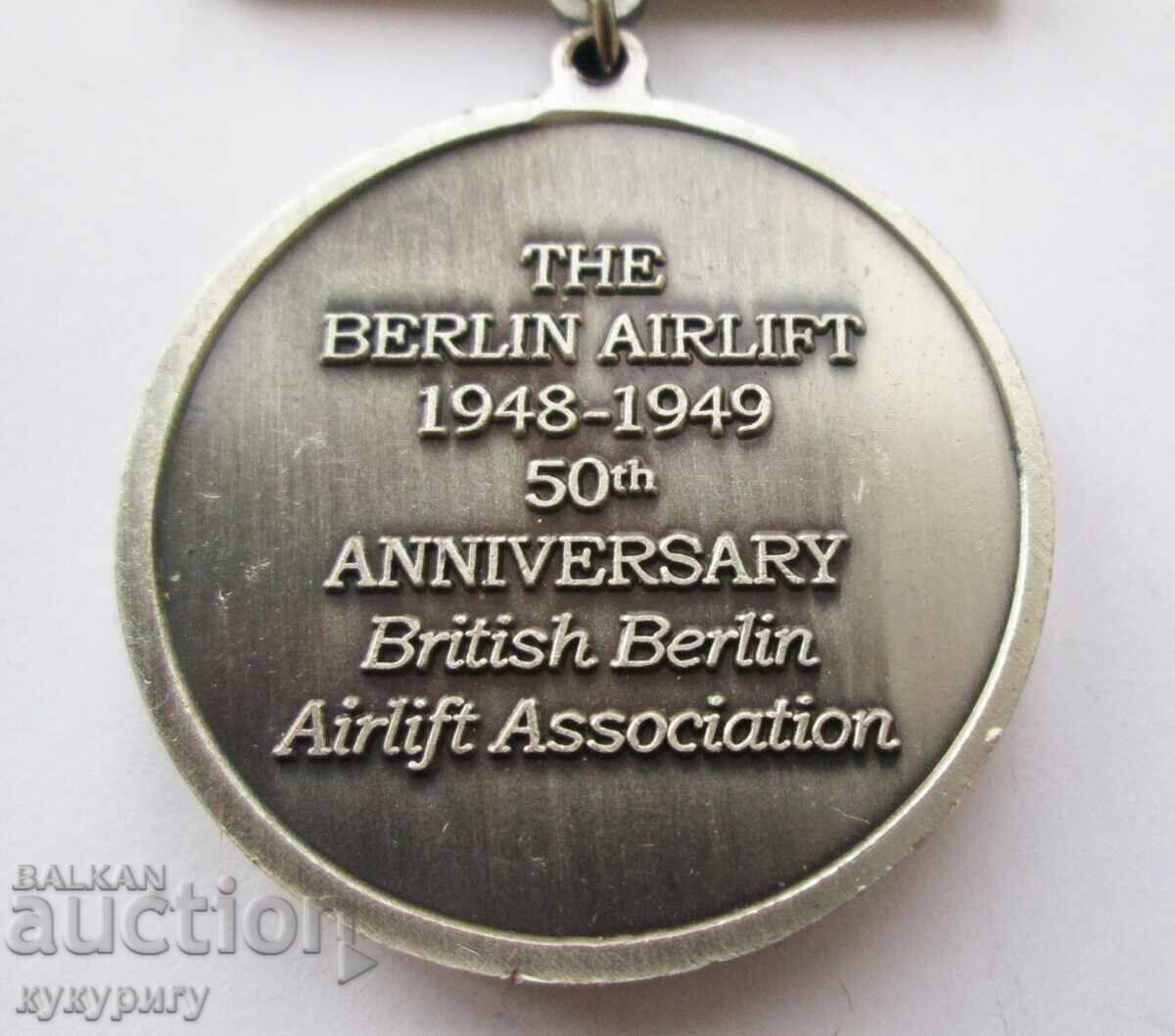 Παράδοση Σπάνιο Αγγλικό μετάλλιο αεροπορικής μεταφοράς 1948-49 Παράδοση Σπάνιο Αγγλικό μετάλλιο αεροπορικής μεταφοράς 1948-49