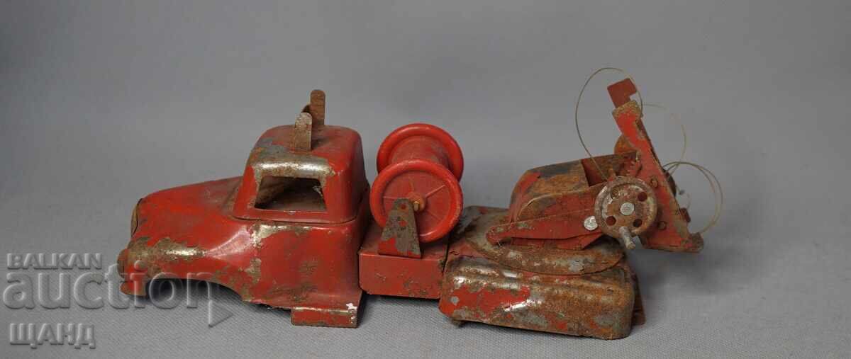 Παλιό σοβιετικό μεταλλικό παιχνίδι μοντέλο πυροσβεστικού οχήματος