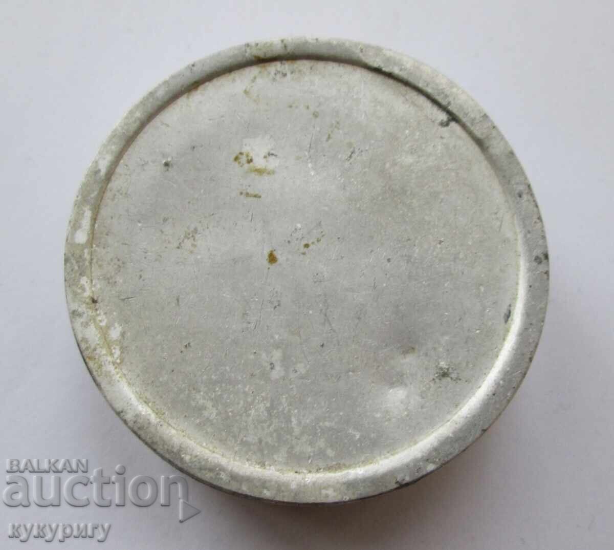Delivery of Old antique French powder compact Germandree Paris