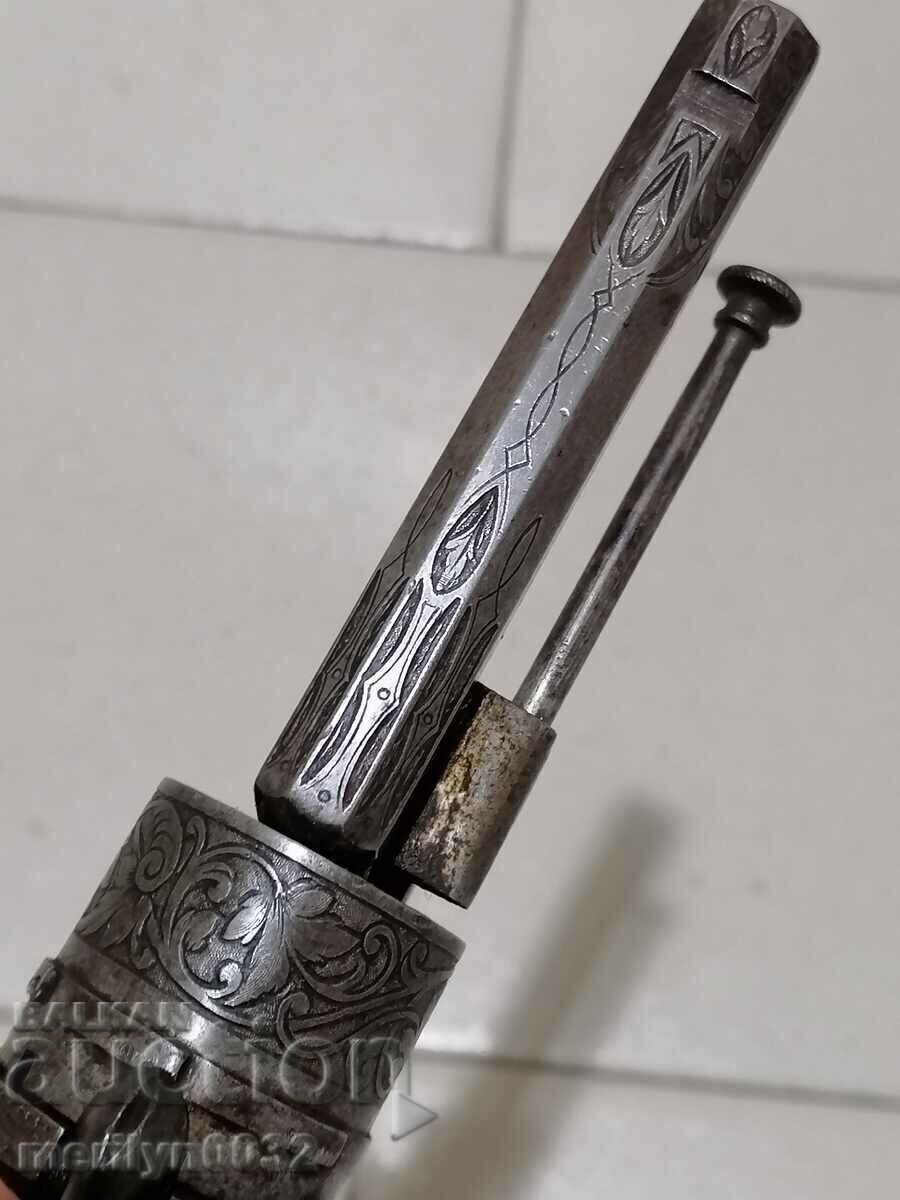 Delivery of Pin revolver Lefoucher 7mm 80s 19th century pistol