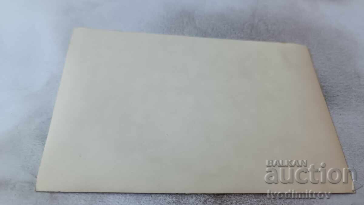 Foto Elevii cu profesorul lor cu preț 2.35 BGN | € 1.20