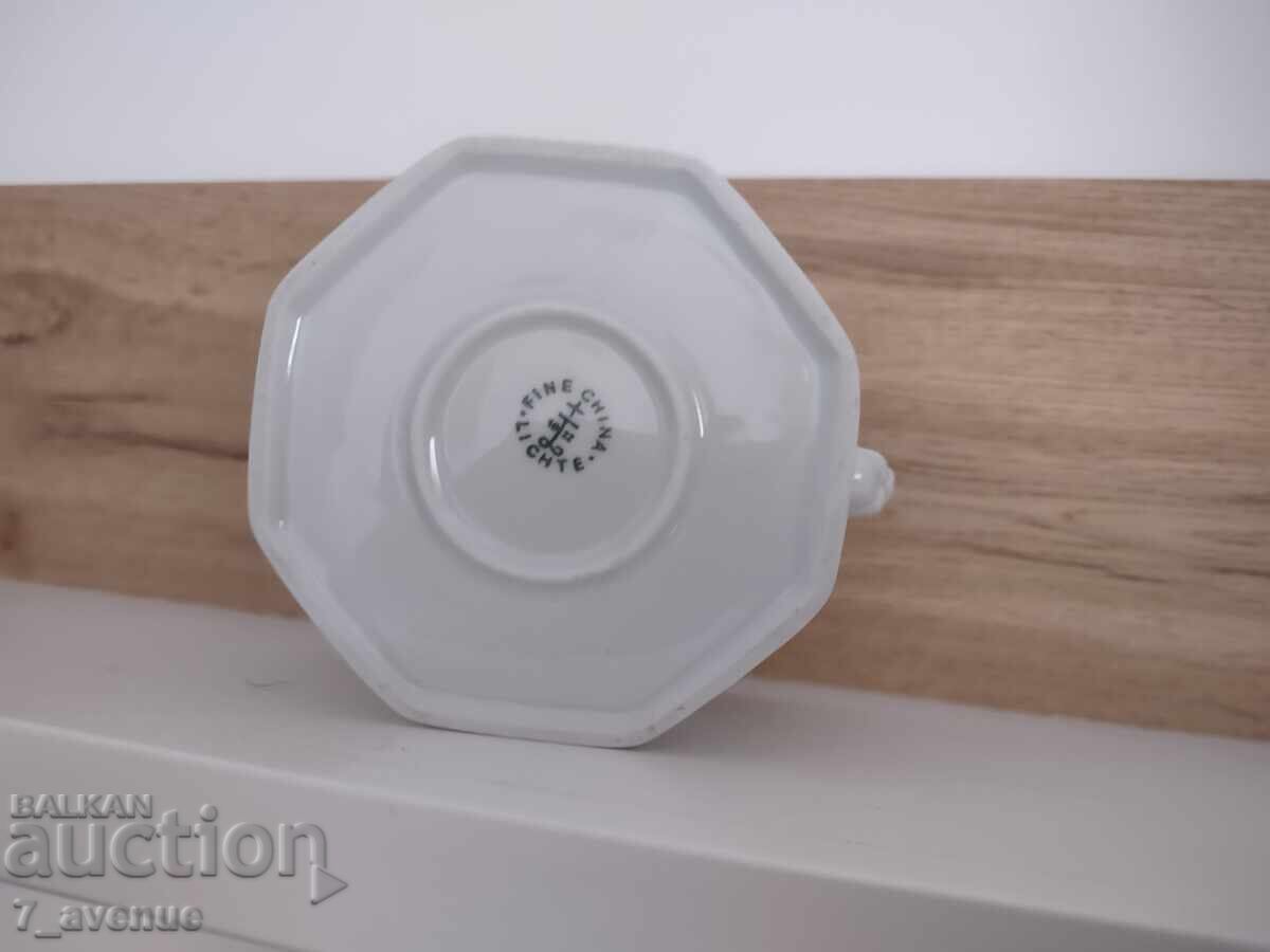 Παράδοση Παλιό πορσελάνινο δοχείο με κεφάλι λιονταριού, 30.10..25