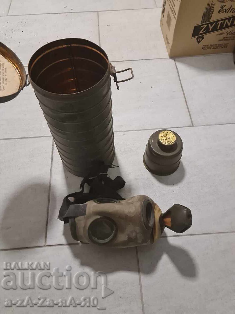 Auction  Old gas mask from the war in a box, I think it's Czech