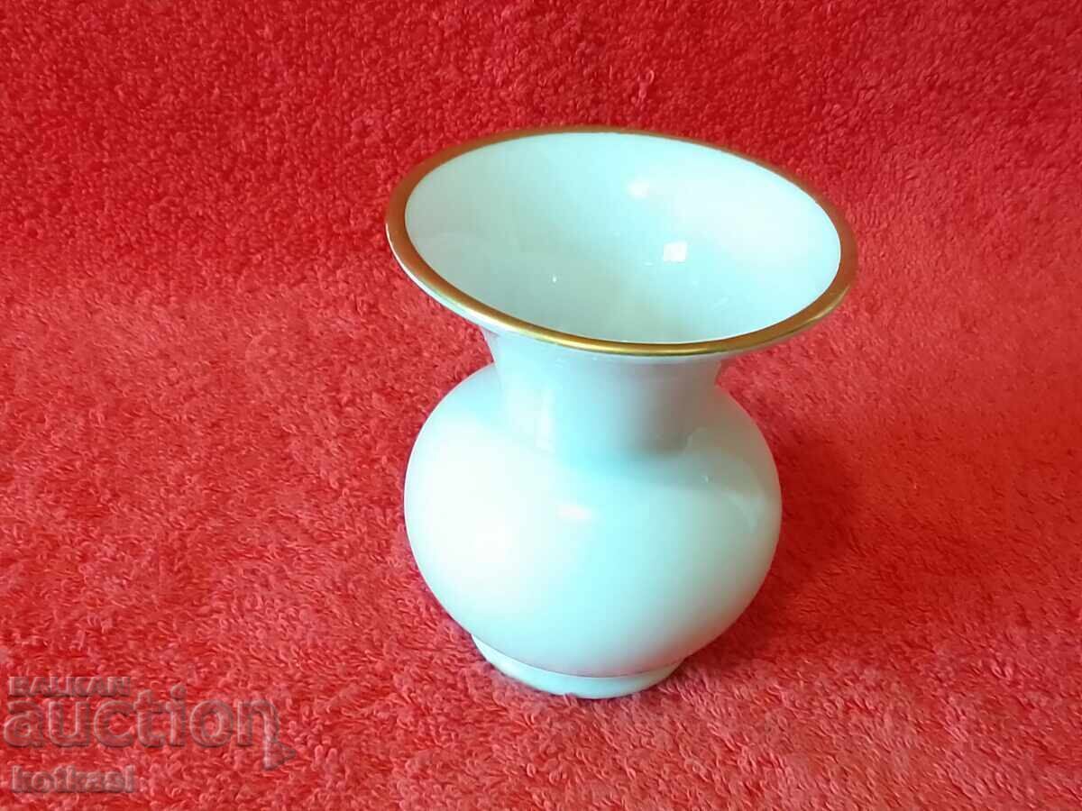 Стара малка бяла порцеланова ваза WEIMAR Germany позлата - 6