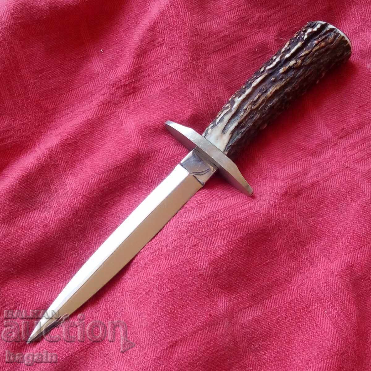 Kamă, pumnal de vânătoare cu preț € 40.00 | 78.23 BGN