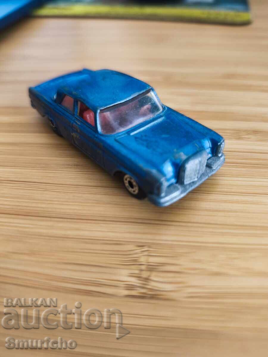 Mercedes 300 SE BG Matchbox machboks. Culoare - Albastru