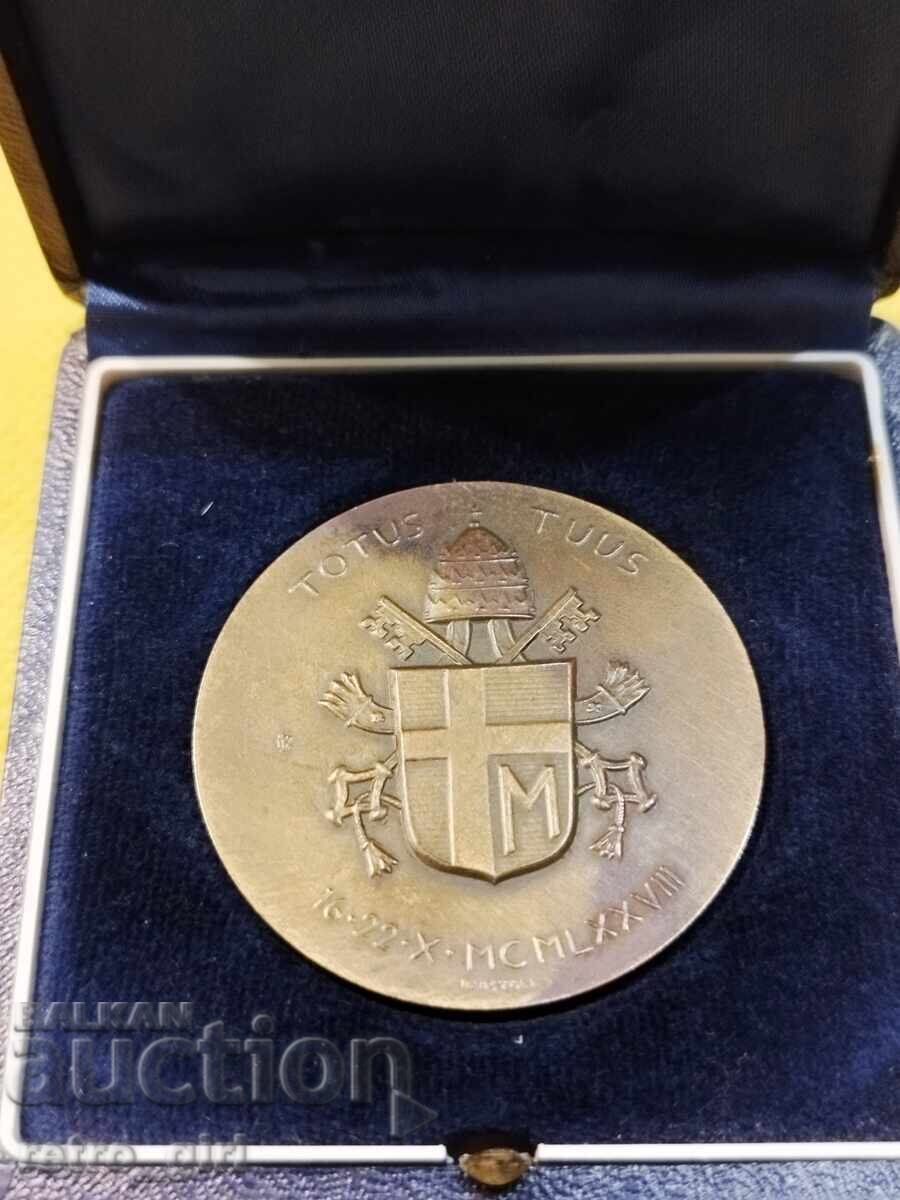 Plachetă Papa Ioan Paul al II-lea cu cutia sa cu preț 34.90 BGN | € 17.84