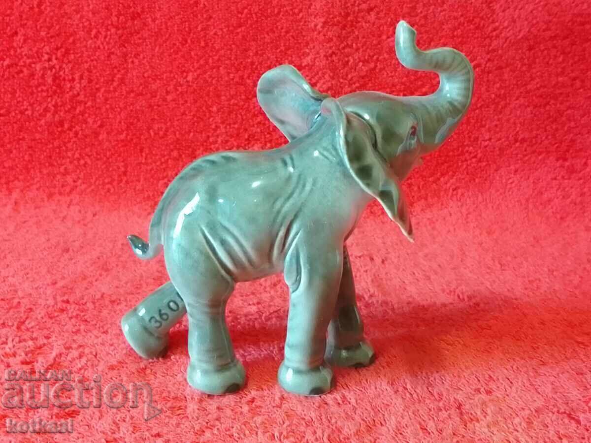 Δημοπρασία Παλιό μικρό πορσελάνινο ειδώλιο Ελέφαντα Goebel Γερμανίας