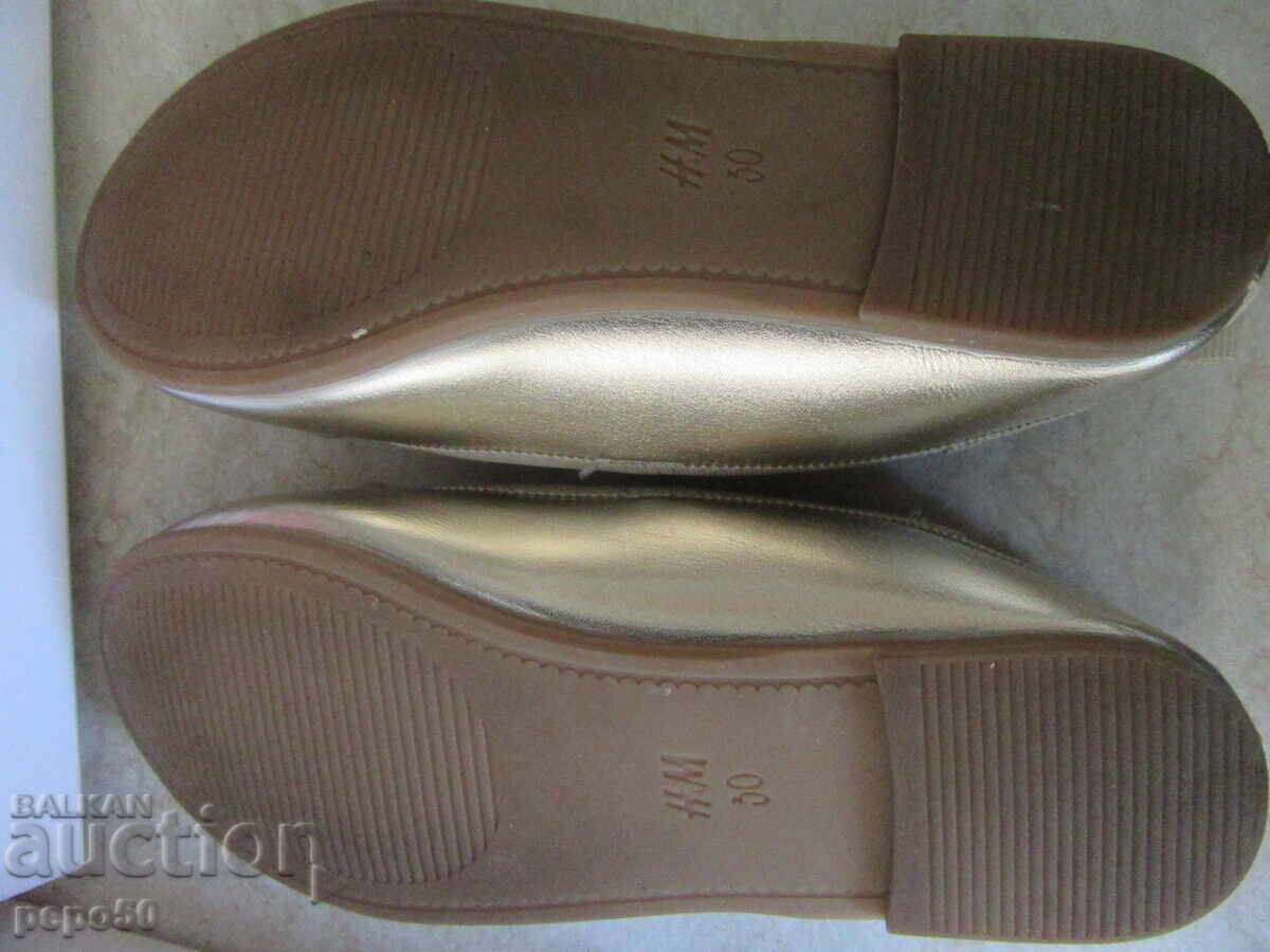 Delivery of OFFICIAL CHILDREN'S SHOES - Size 30 /1/