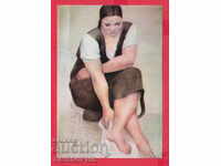 233611 / Artist Ivan Nenov FEMEIE CU BUCĂTĂRIE