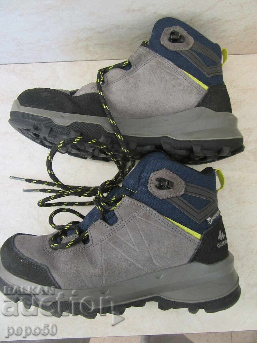 CHILDREN'S WARM WINTER BOOTS - Size 33 - 5